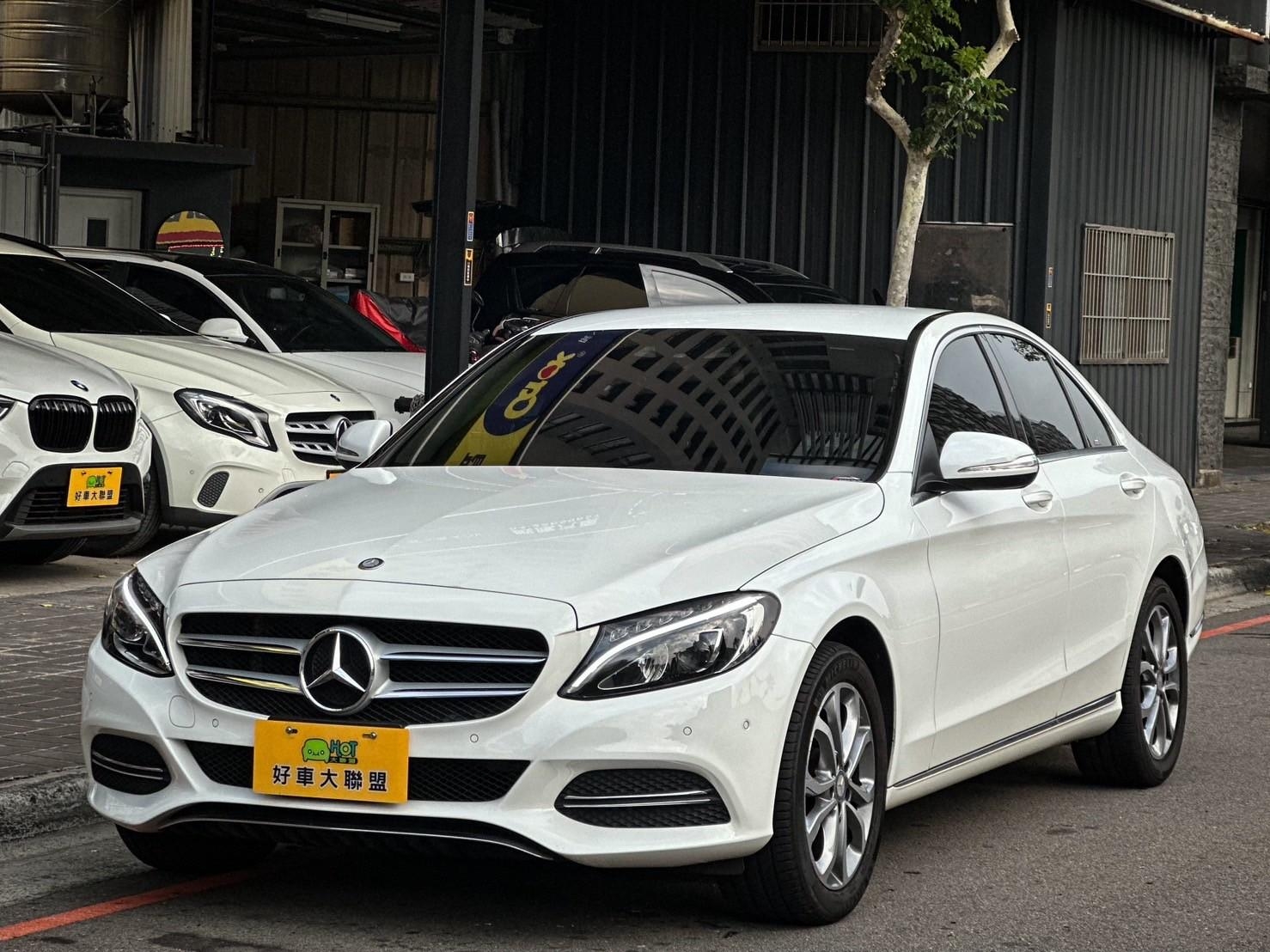 賓士Mercedes-Benz C-Class Sedan C200